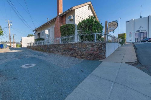 35 Court St, Jackson, CA 95642-2349