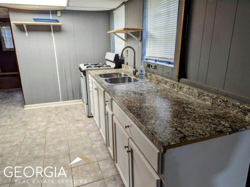 352 Harris Manor Dr, Atlanta GA  30311-2117 exterior