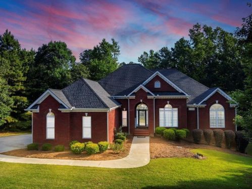 200 Clear Spring Ln, Oxford, GA 30054-4634