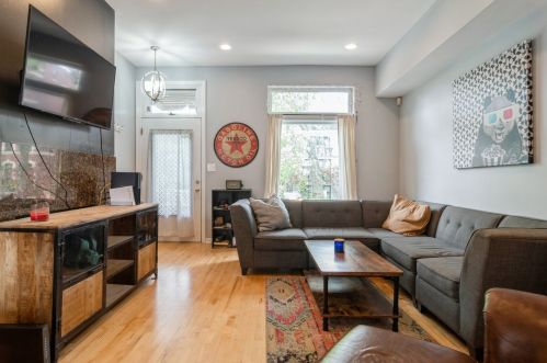 957 Montana St, Chicago, IL 60614-2400