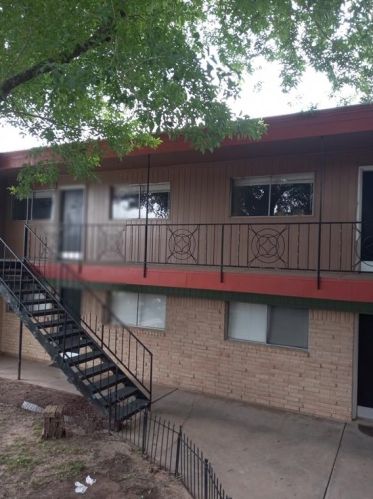 105 Rockisland St, Angleton TX  77515-5822 exterior