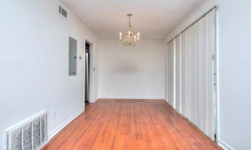 2570 Bradford Sq, Atlanta GA  30345-1366 exterior