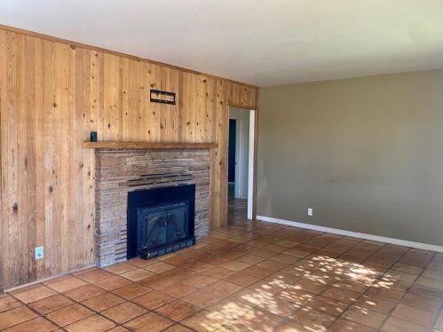 1808 Dora St, Ukiah, CA 95482-6611