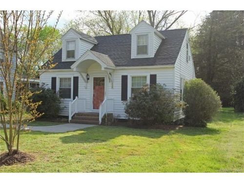 236 James Ln, Weems, VA 22576-2650