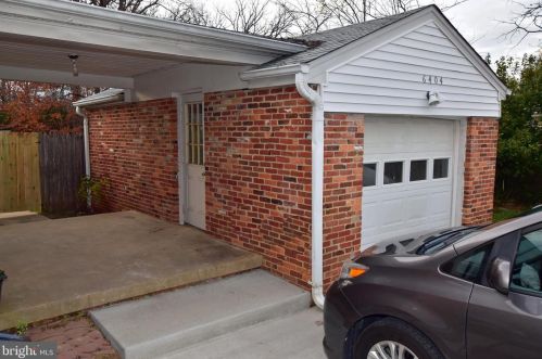 6404 Japonica St, Springfield VA  22150-1130 exterior