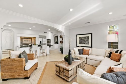 16 Dreamlight, Irvine CA  92603-4258 exterior