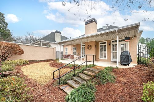 142 Wexford Ct, Stockbridge GA  30281-6306 exterior