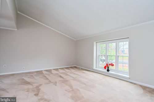 5074 Queens Wood Dr, Springfield VA  22015-1530 exterior