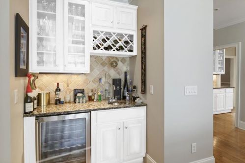 2527 Brookline Cir, Atlanta GA  30319-3690 exterior