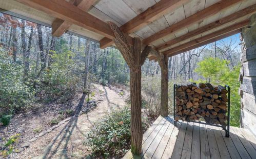 2323 Shady Ln, Lakemont, GA 30552-0028