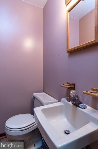 1081 Monticello Ln, Lancaster PA  17603-9410 exterior