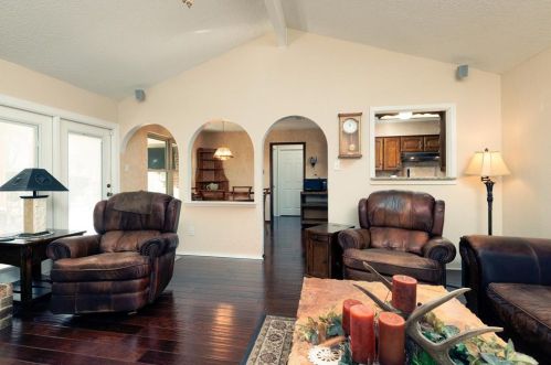 6504 Victoria Ave, Fort Worth TX  76180-8048 exterior