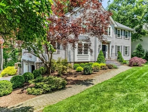 8 Heritage Ct, Dover, NJ 07869-3532
