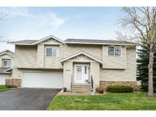 2907 Devonshire Cir, Saint Paul, MN 55125-3964