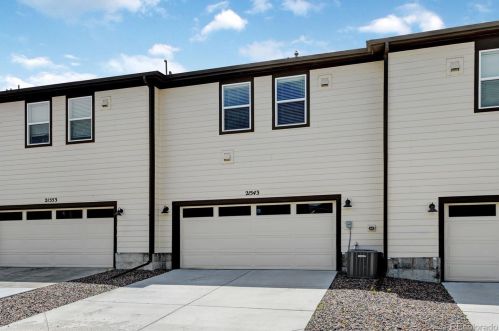 21543 59th Pl, Denver CO  80019-6614 exterior