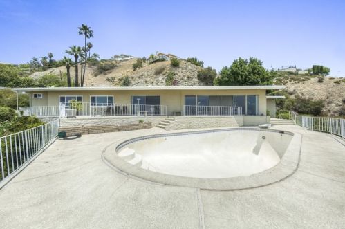 1660 Cielito Dr, Glendale CA  91207-1022 exterior