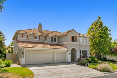 985 Shadybrook Dr, Concord, CA 94521-5406