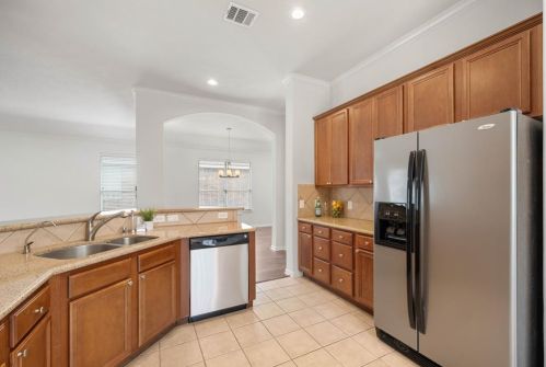 1603 Berlino Dr, Pearland, TX 77581-7571