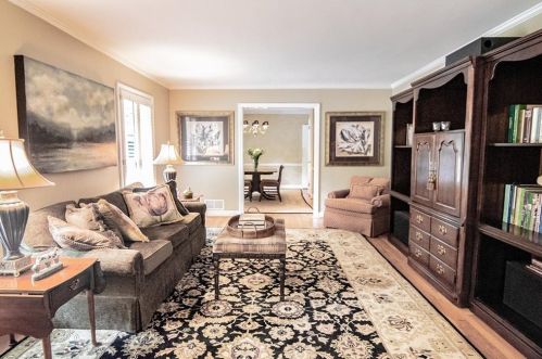 100 Finchley Ct, Atlanta GA  30328-2034 exterior