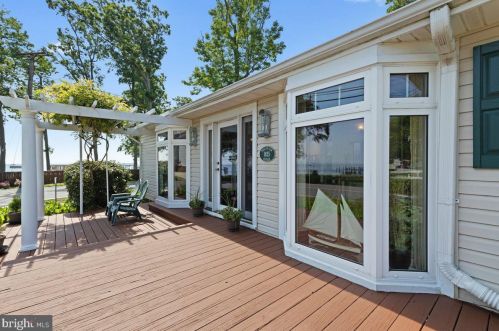 1625 Winters Ave, Shady Side MD 20764-9718 exterior