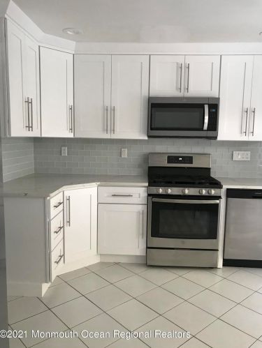 65 Dwight Dr, Tinton Falls NJ  07712-3624 exterior