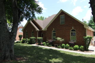 1531 Canterbury Ln, Murfreesboro, TN 37130-5959