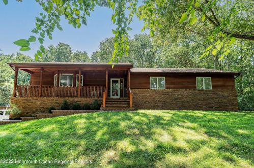 141 Hickory Rd, Jackson Twp, NJ 08527-3841