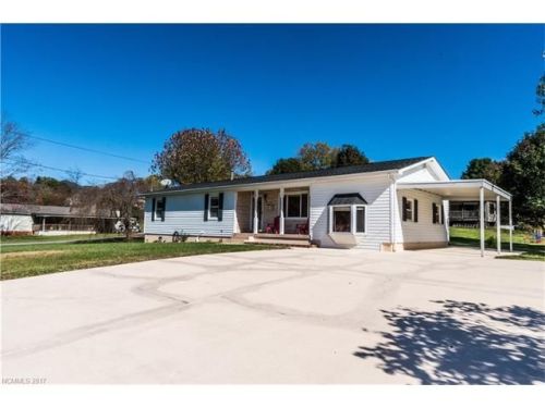 192 James St, Clyde, NC 28721-6900