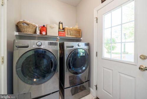 544 Bald Eagle Ct, Lancaster PA  17601-1180 exterior