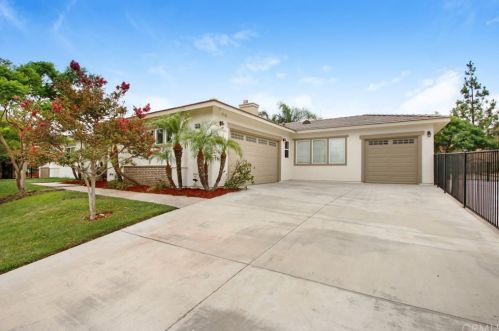 994 Thoroughbred Ln, Norco, CA 92860-3861