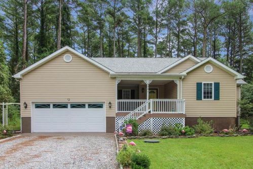 3201 Amidship Dr, Greenbackville, VA 23356-2837