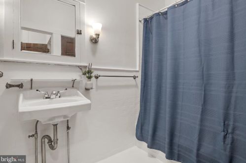 445 Duke St, Lancaster PA  17602-4205 exterior
