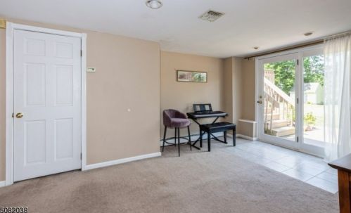 31 Peace Rd, Dover NJ  07869-1021 exterior