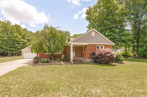 38 Long Hill St, Hartford, CT 06108-1433