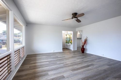 1158 Ala Hinano Pl, Honolulu, HI 96818-2235