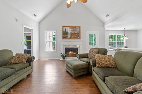 1002 Middlebrook Dr, Mcdonough, GA 30252-5770