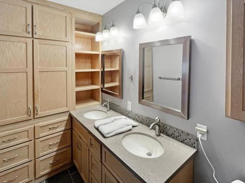 2533 Radisson Woods Dr, Minneapolis MN  55449-5320 exterior