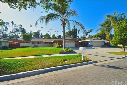 10060 Shady View St, Riverside, CA 92503-5443