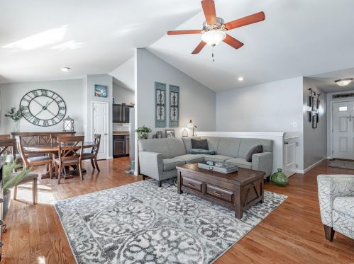 940 San Luis Ct, Fenton, MO 63026-4249