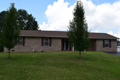 214 Rainbow Rdg, Beckley, WV 25801-8328