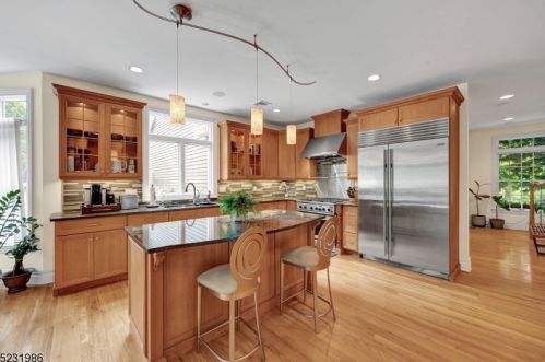 2 Sherwood Ct, Dover NJ  07869-2624 exterior