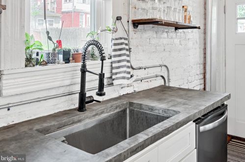 517 Juniata St, Lancaster PA  17602-4320 exterior