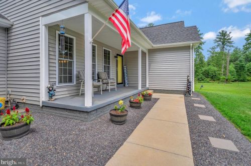 28059 Old Office Rd, Rhoadesville, VA 22542-8995