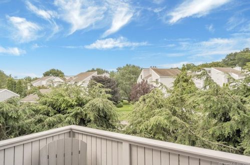 100 Rowayton Woods Dr, Norwalk CT  06854-3935 exterior