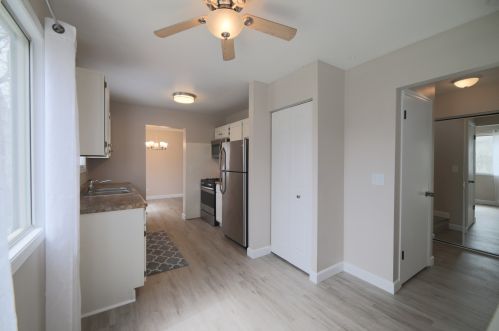 1154 Greensfield Dr, Naperville IL  60563-3338 exterior