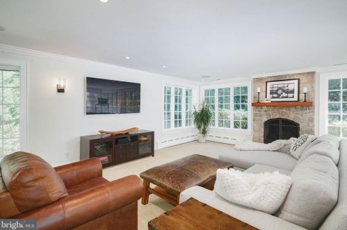 1023 Washington Ave, Tavistock NJ 08033-3605 exterior