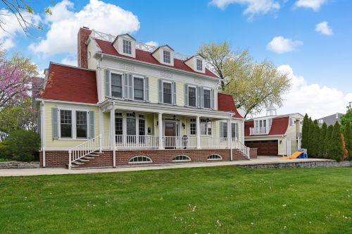 137 Oxford Ave, Willowbrook IL  60514-1151 exterior