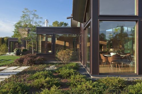 2500 Telegraph Rd, Bannockburn IL  60015-1540 exterior