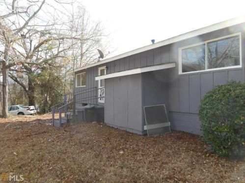 14 Rowe St, Newnan, GA 30263-2966