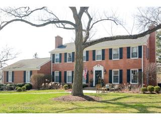 744 Country Dr, Hoffman Estates, IL 60010-4129